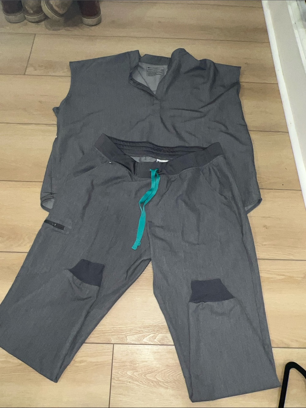 Figs Graphite Set- XXL Rafaela Top, XL Zamora Jogger